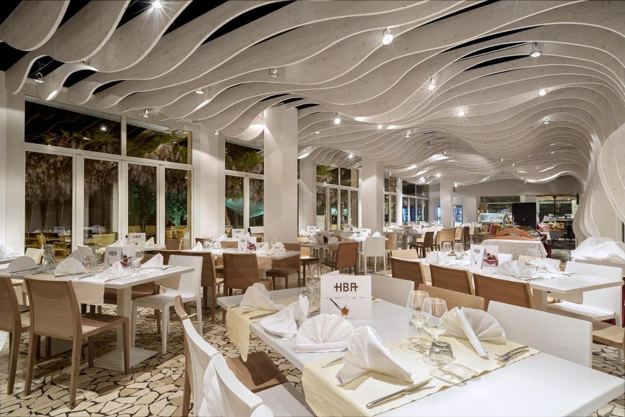 Hotel Baia Azzurra - Lake Front Torbole Sul Garda Dış mekan fotoğraf