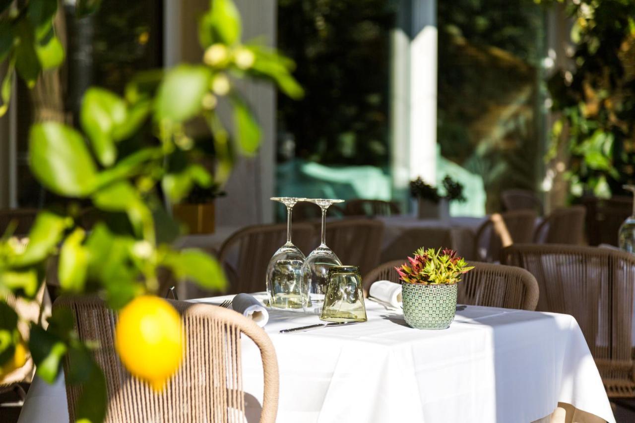 Hotel Baia Azzurra - Lake Front Torbole Sul Garda Dış mekan fotoğraf