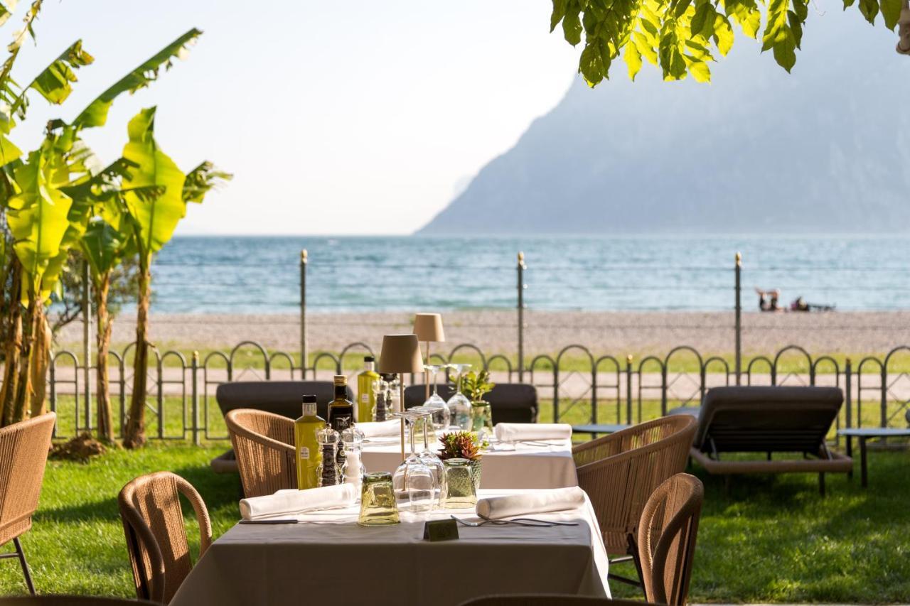 Hotel Baia Azzurra - Lake Front Torbole Sul Garda Dış mekan fotoğraf