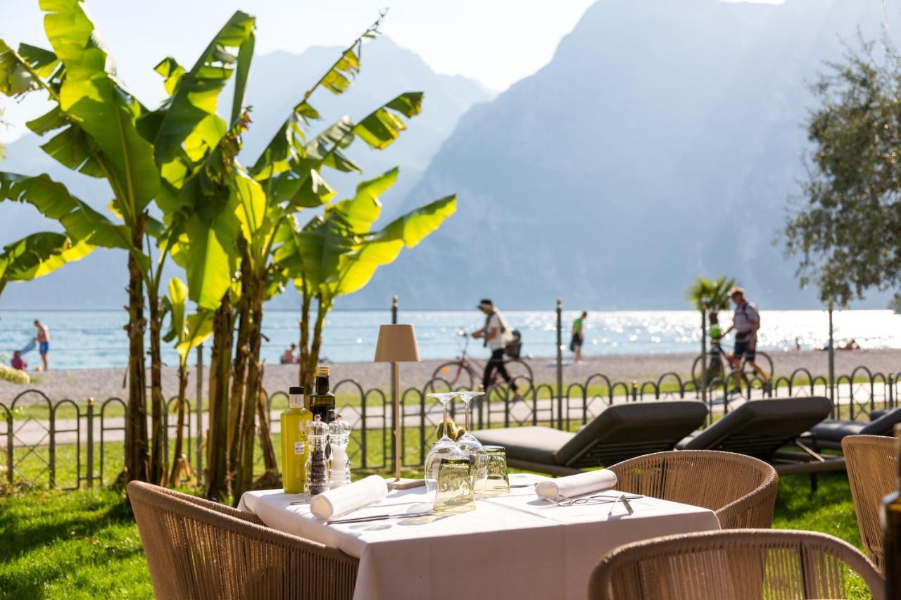 Hotel Baia Azzurra - Lake Front Torbole Sul Garda Dış mekan fotoğraf
